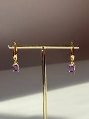 Lila Huggie Earrings (AMETHYST)