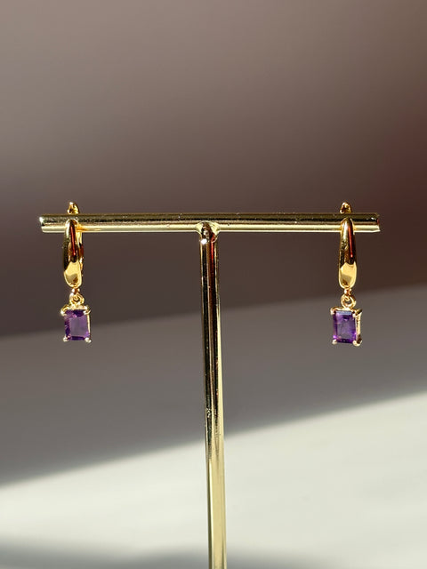 Lila Huggie Earrings (AMETHYST)