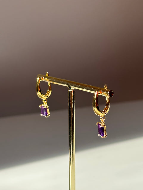 Lila Huggie Earrings (AMETHYST)
